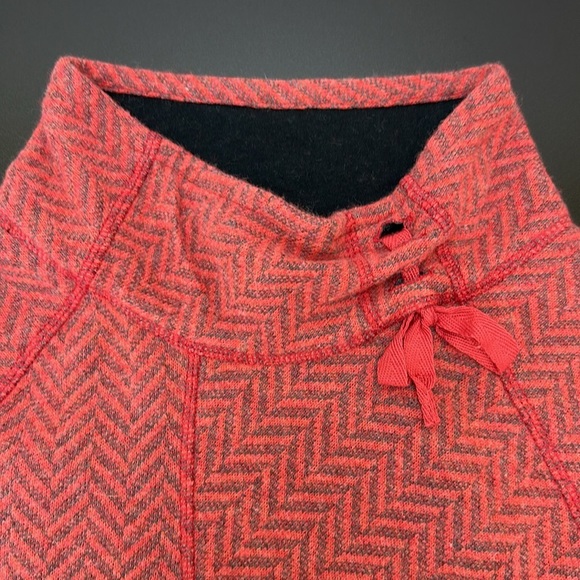Prana Mattea Wool Blend Chevron Pattern Top Mock Neck Sz M Asymmetrical Hem - Picture 4 of 13